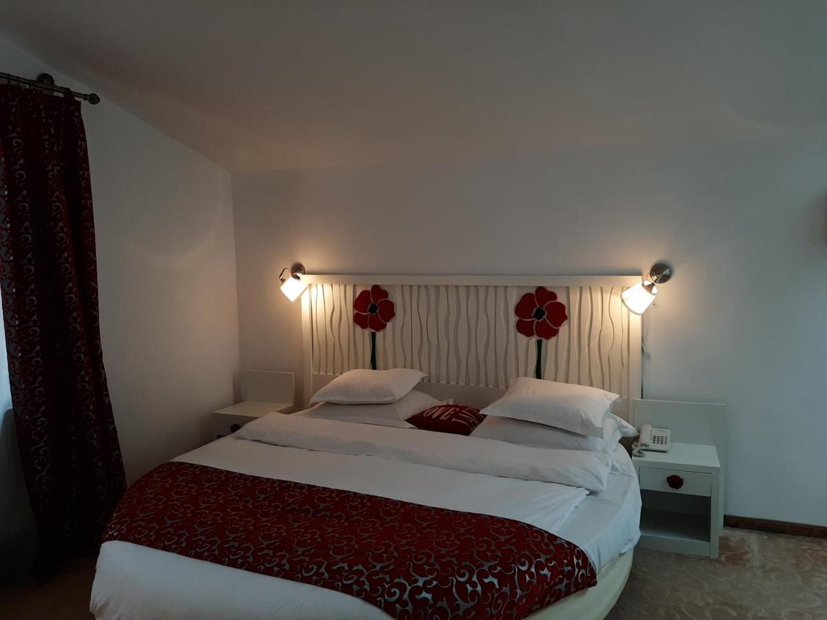 Hotel Condor Oravita Luaran gambar