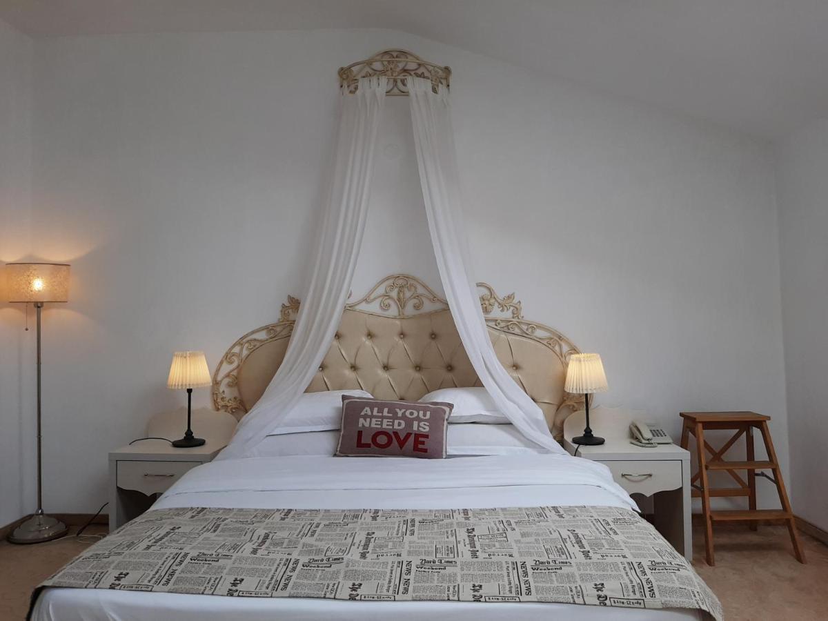 Hotel Condor Oravita Luaran gambar